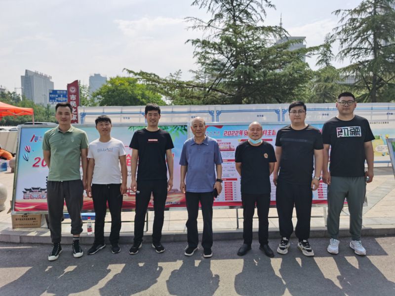 遵守安全生產(chǎn)法 當(dāng)好第一責(zé)任人|集團(tuán)公司積極參加安陽(yáng)市“安全宣傳咨詢(xún)?nèi)铡被顒?dòng)！